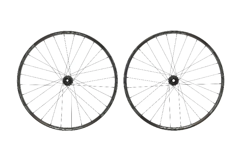 Bike wheel hub-Race Face ARC 27 Offset Aluminum Tubeless 29" Wheelset